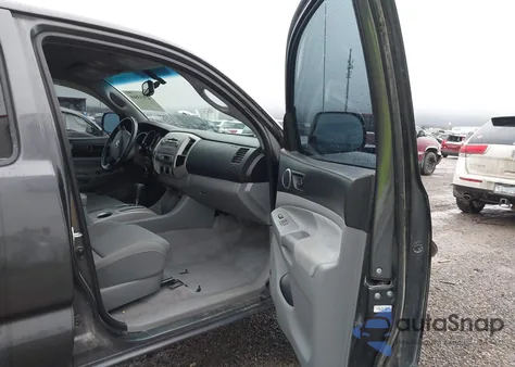 2010 Toyota Tacoma Base V6 z USA, uszkodzony, nr VIN 3TMLU4EN7AM049806